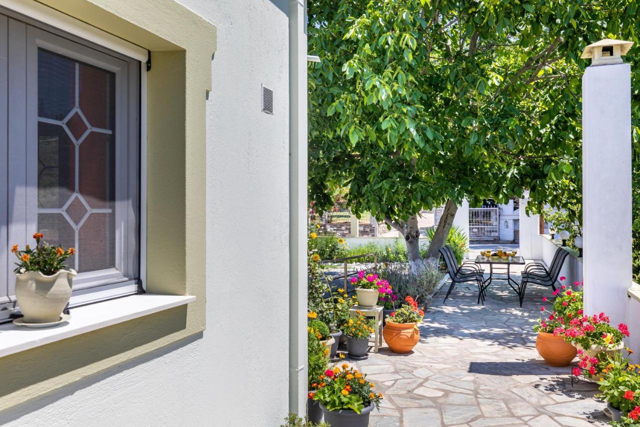 Casa Mia - 5 Min From Stafilos Beach Скопелос Экстерьер фото