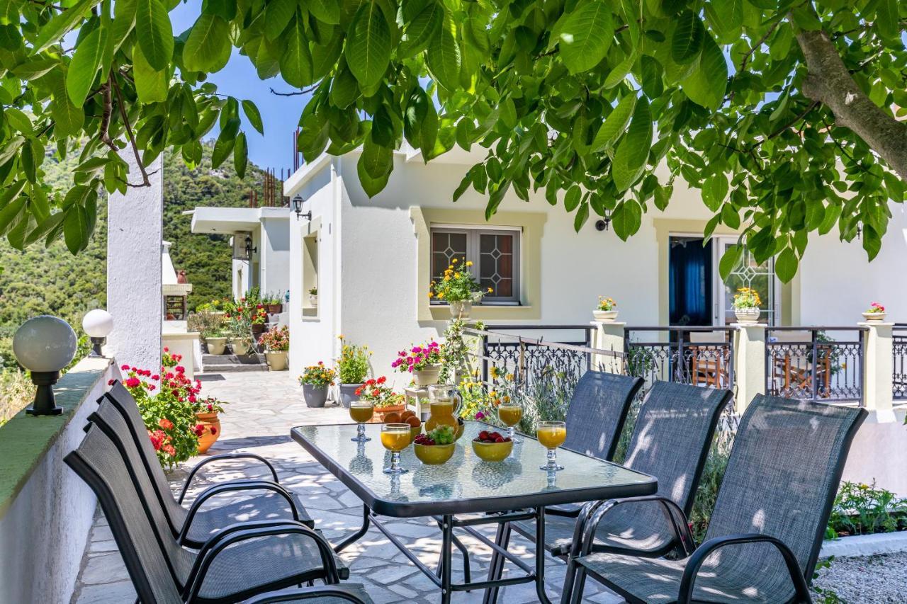 Casa Mia - 5 Min From Stafilos Beach Скопелос Экстерьер фото